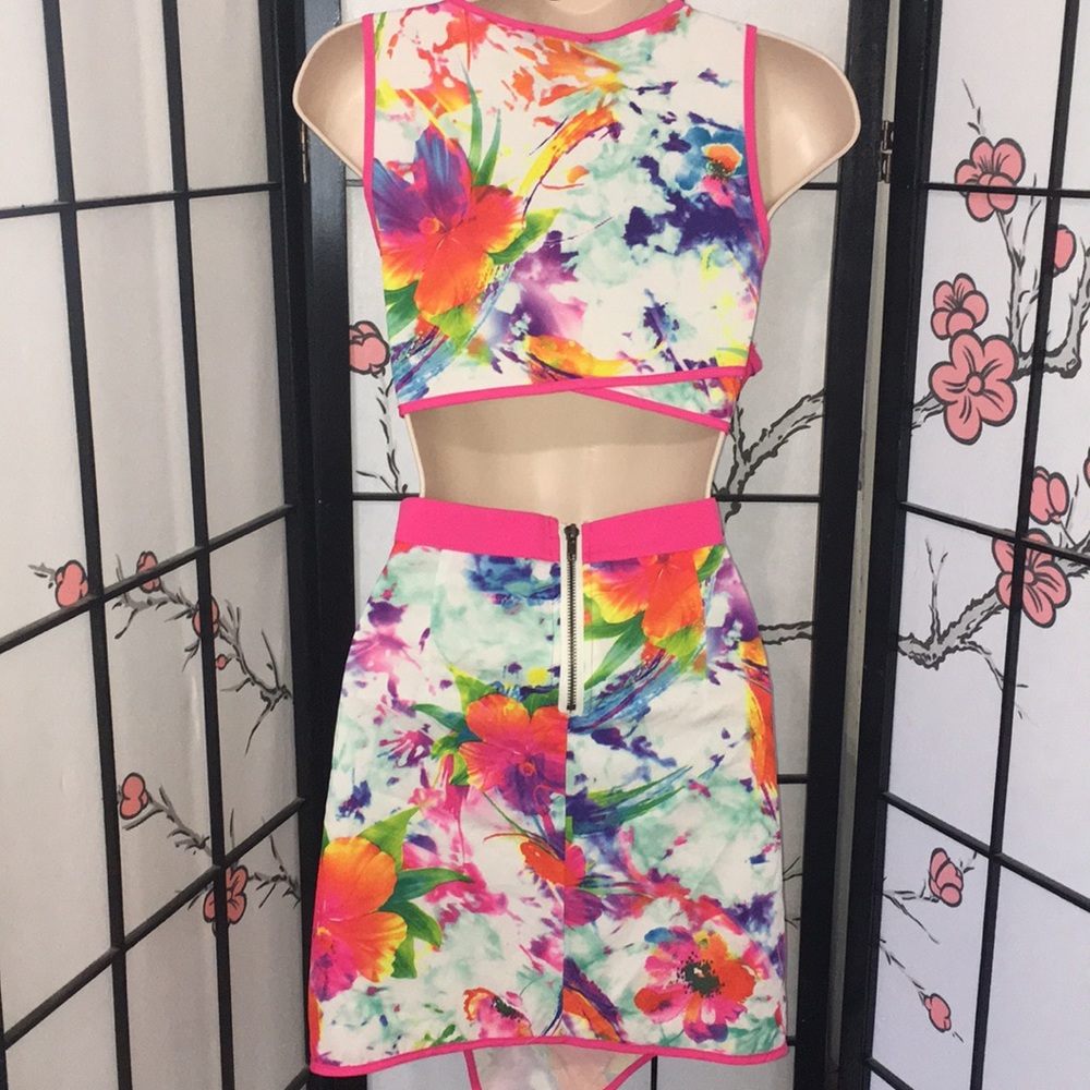 Dress - Picture 3 of 5